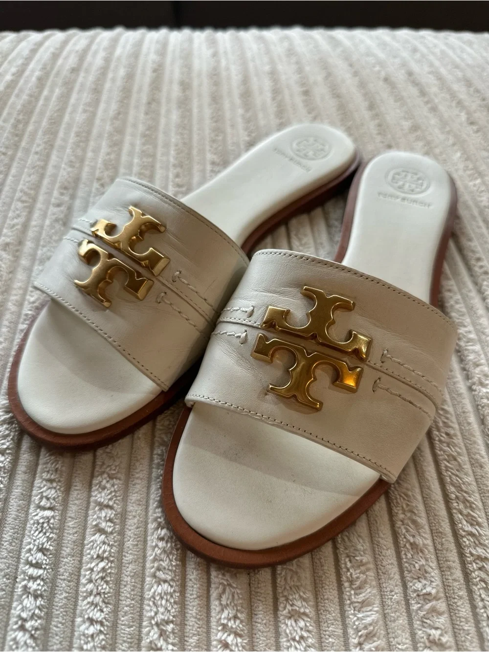Tory Burch White/Cream Everly Slide Sandals with Gold Logo